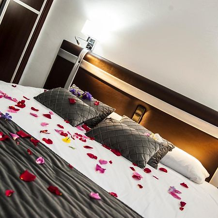 Hostal Las Palomas ルセナ エクステリア 写真