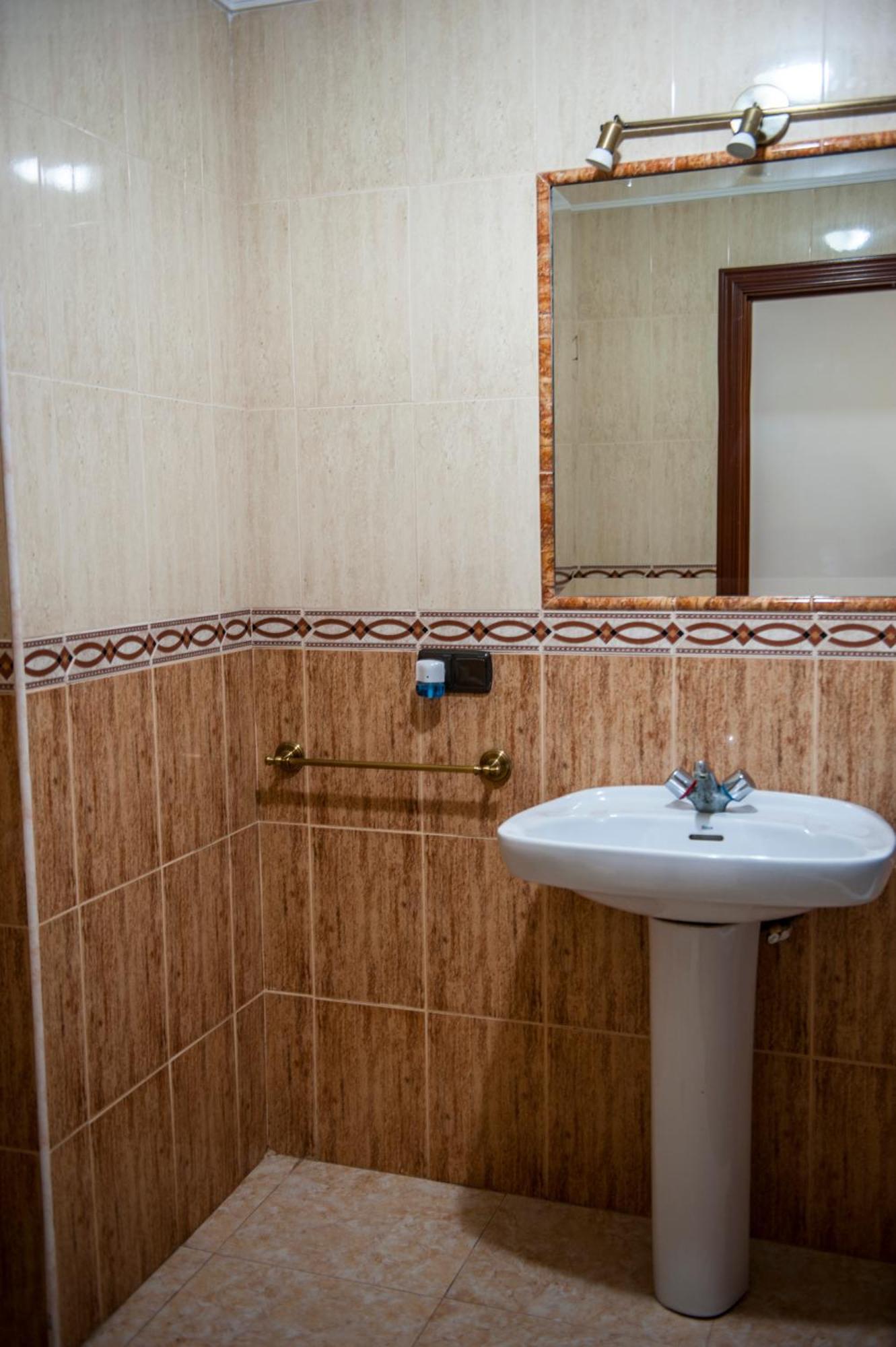 Hostal Las Palomas ルセナ エクステリア 写真