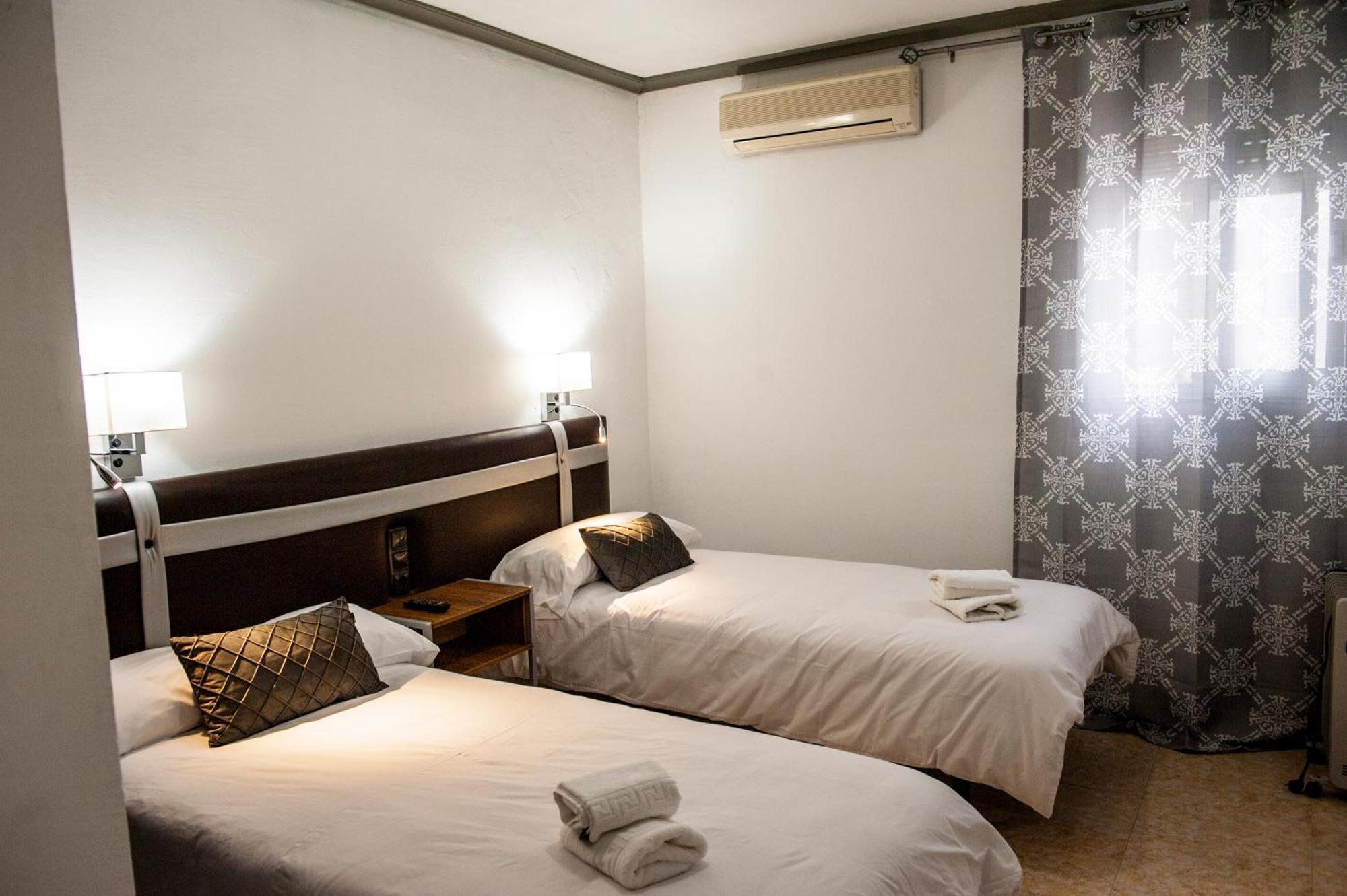 Hostal Las Palomas ルセナ エクステリア 写真
